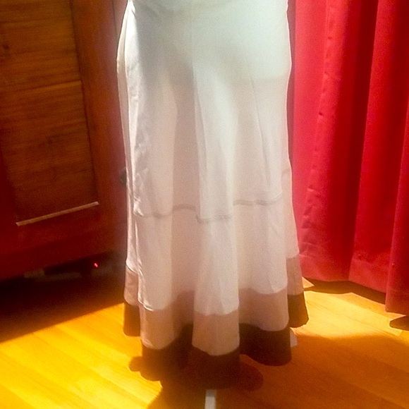 🥀White & Tan maxi skirt - Picture 4 of 4